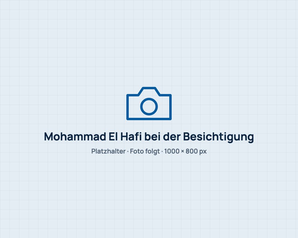 Mohammad El Hafi, Kfz-Sachverständiger in Winsen (Luhe), bei der Besichtigung eines Fahrzeugs